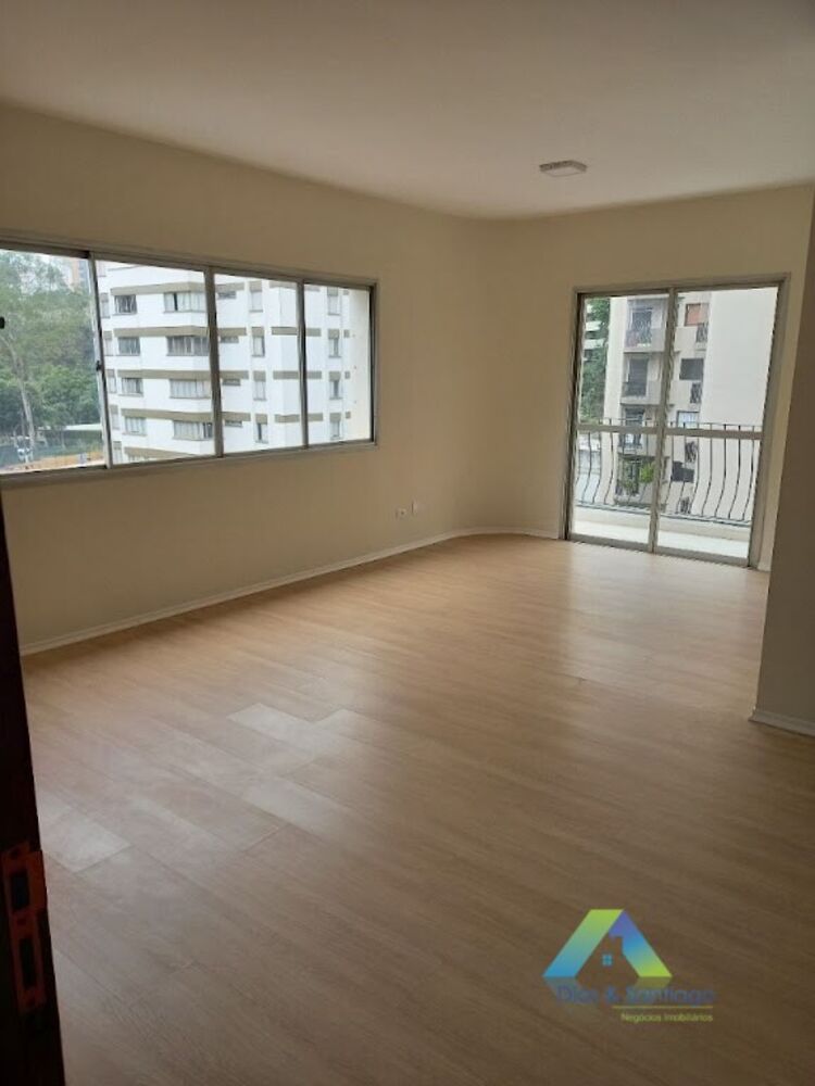 Apartamento à venda com 3 quartos, 105m² - Foto 2