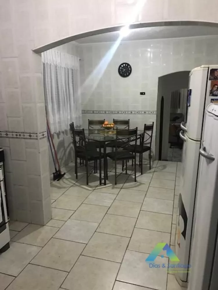 Sobrado à venda com 4 quartos, 225m² - Foto 3