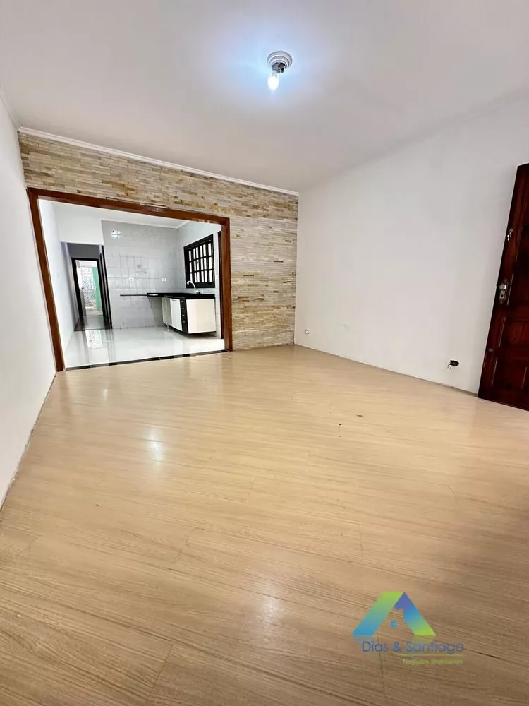 Casa à venda com 2 quartos, 94m² - Foto 1