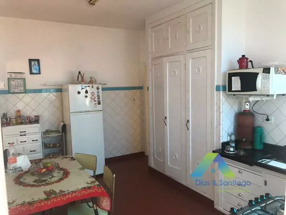 Casa à venda com 2 quartos, 200m² - Foto 2