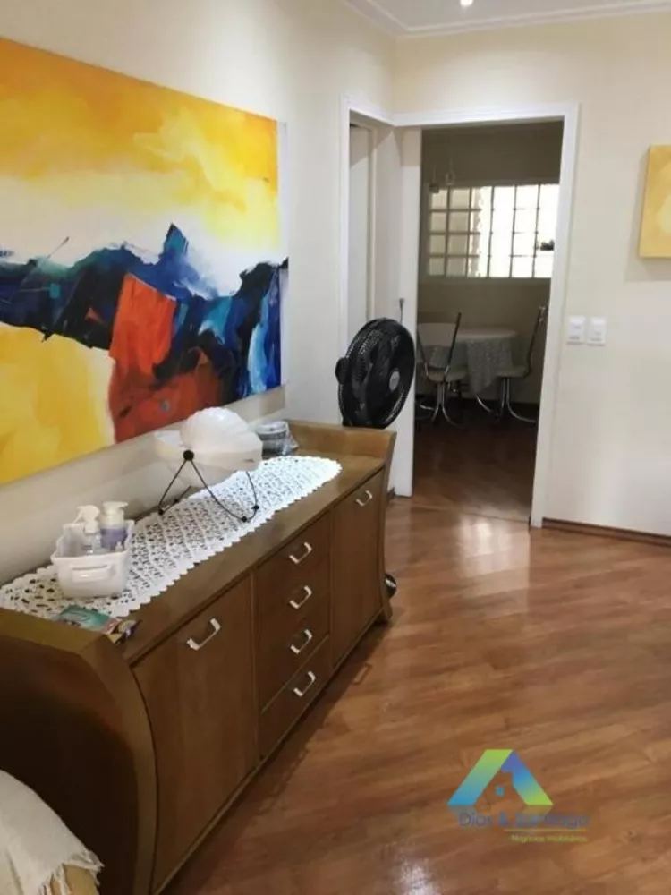 Apartamento à venda com 3 quartos, 135m² - Foto 2