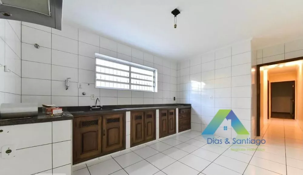 Sobrado à venda com 4 quartos, 350m² - Foto 3