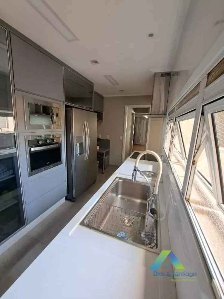 Apartamento à venda com 3 quartos, 156m² - Foto 3