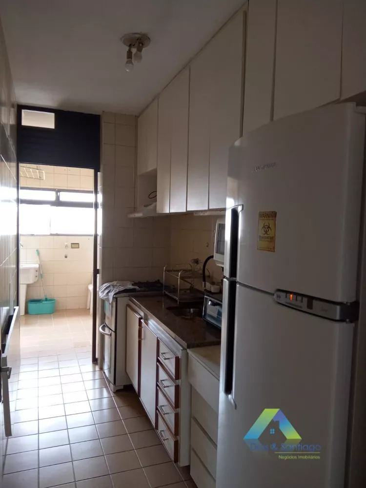 Apartamento à venda com 3 quartos, 77m² - Foto 3