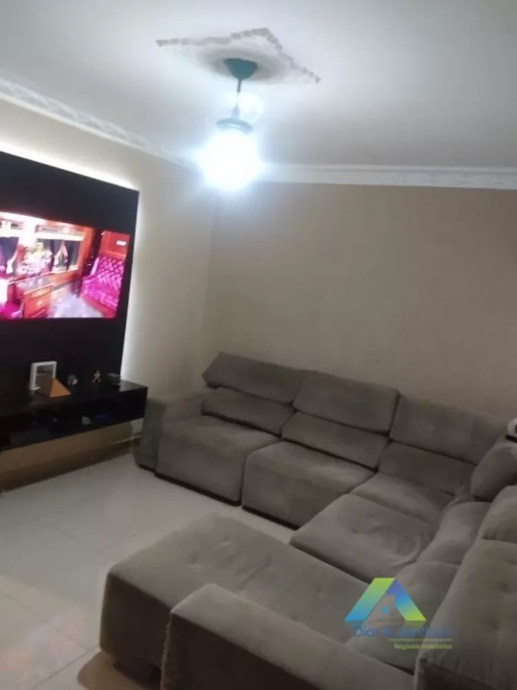 Sobrado à venda com 3 quartos, 219m² - Foto 1