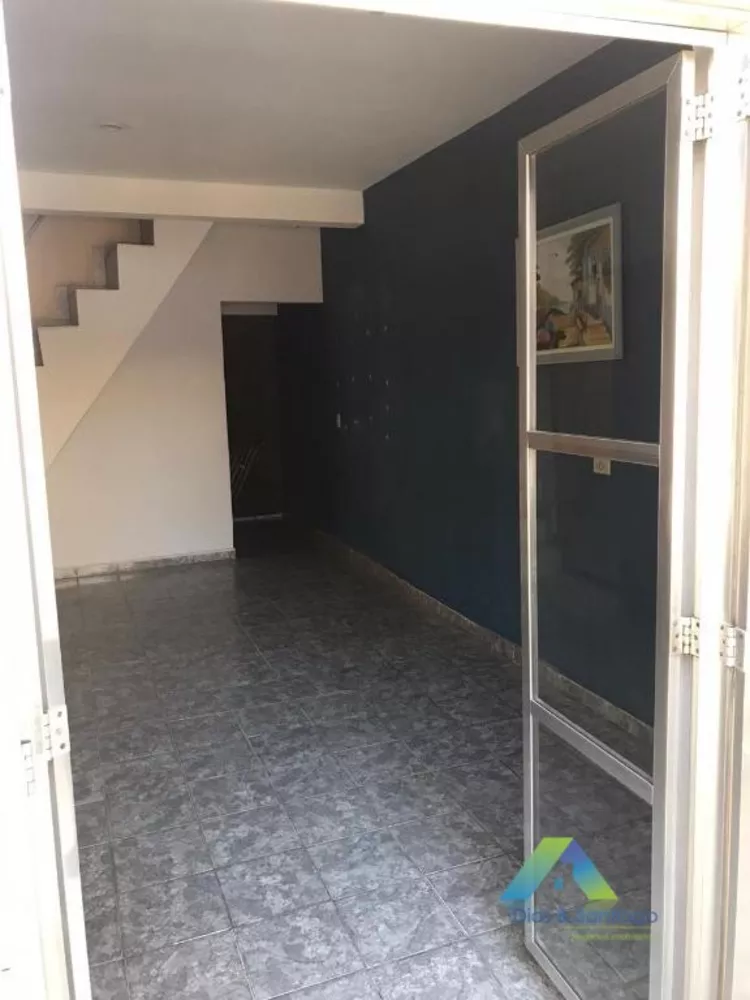 Sobrado à venda com 3 quartos, 320m² - Foto 1