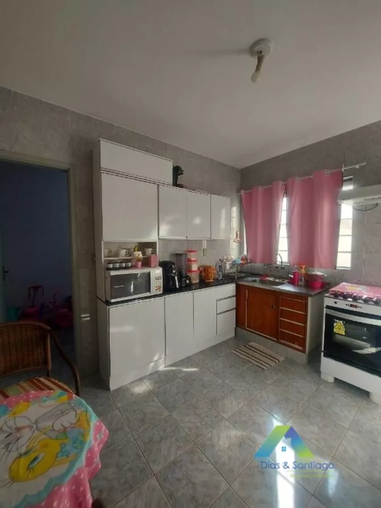 Sobrado à venda com 4 quartos, 200m² - Foto 5