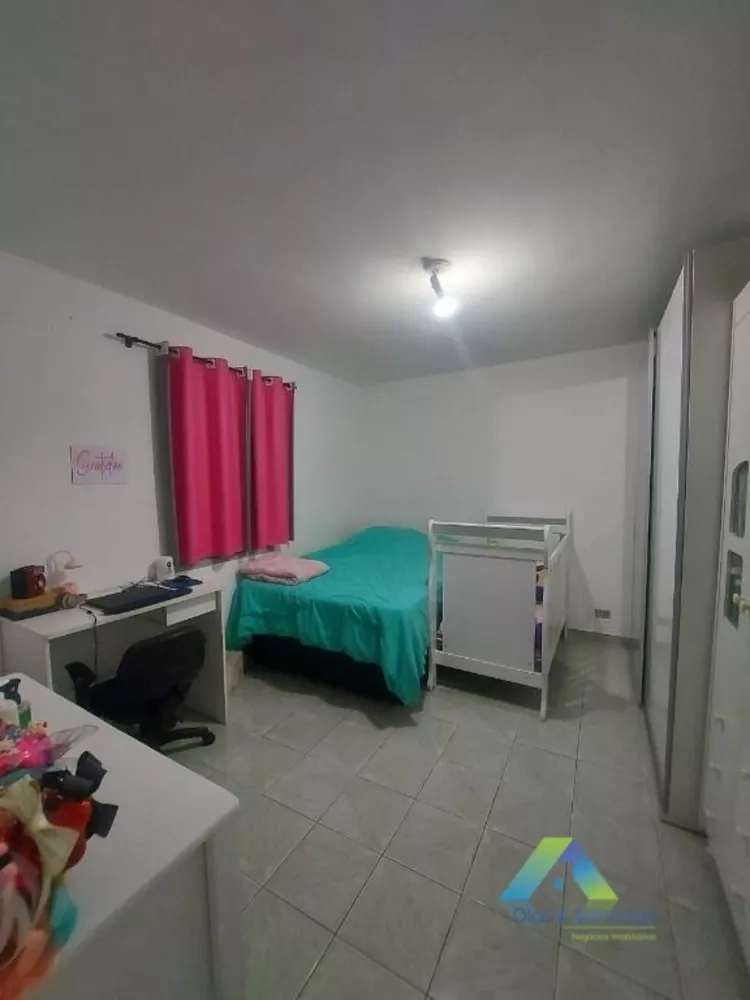 Sobrado à venda com 4 quartos, 200m² - Foto 2