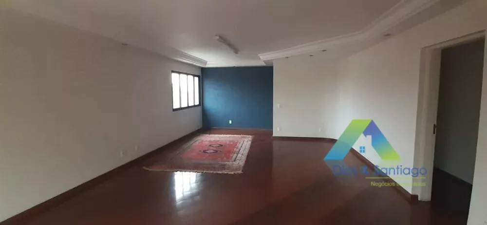 Apartamento à venda com 3 quartos, 214m² - Foto 3