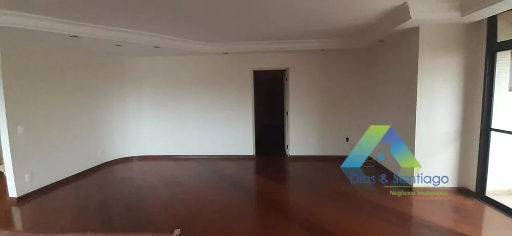 Apartamento à venda com 3 quartos, 214m² - Foto 2