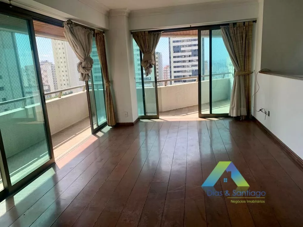 Apartamento à venda com 4 quartos, 195m² - Foto 1