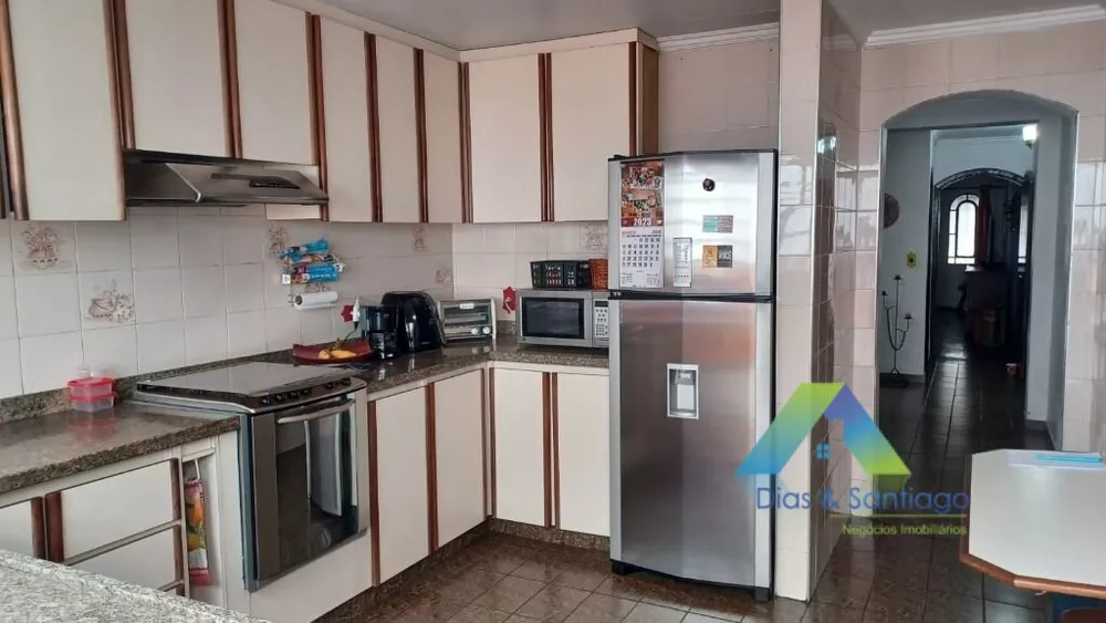 Sobrado à venda com 3 quartos, 215m² - Foto 10