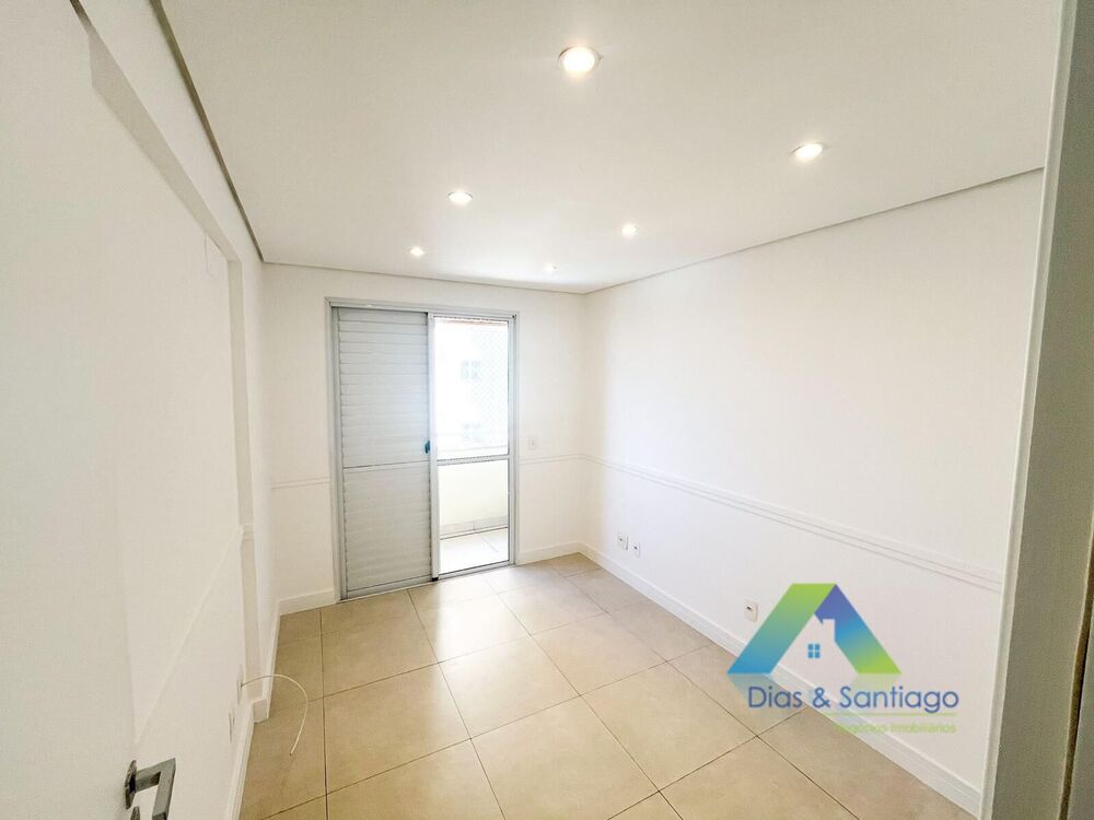Apartamento à venda com 3 quartos, 128m² - Foto 2