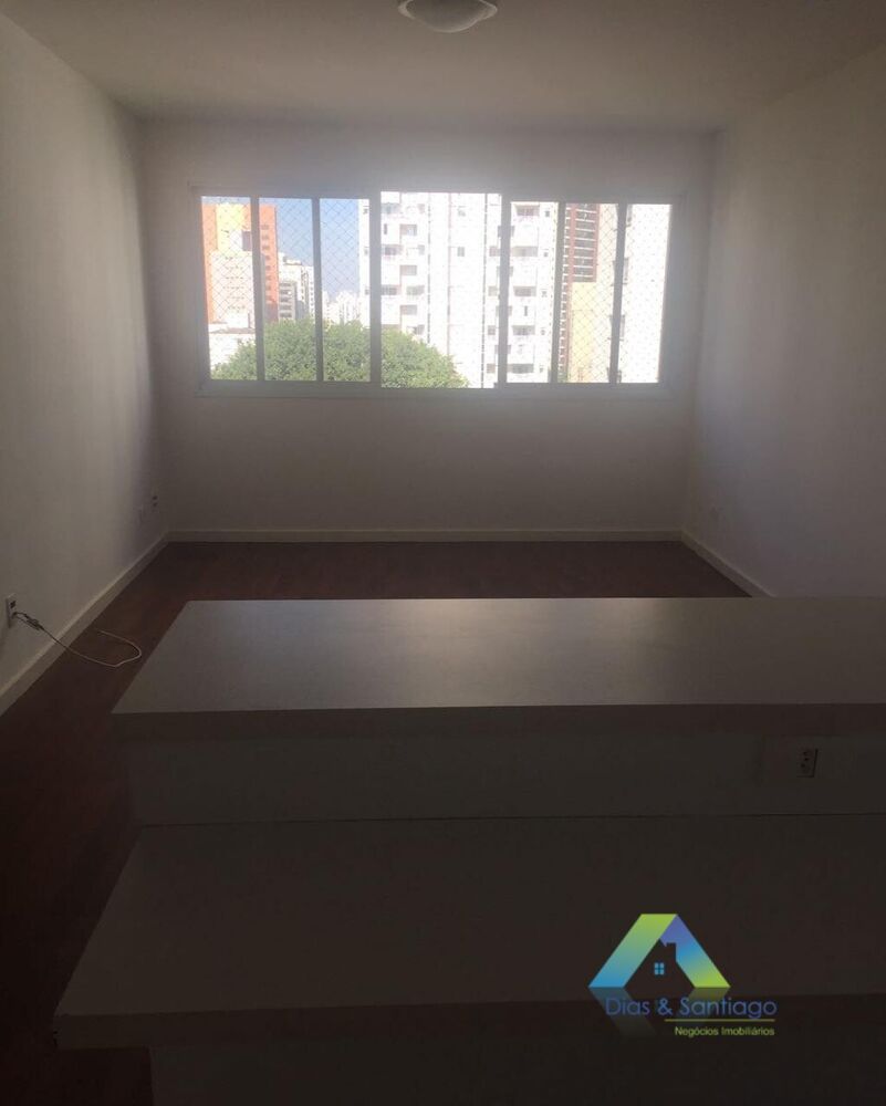 Apartamento à venda com 3 quartos, 130m² - Foto 2