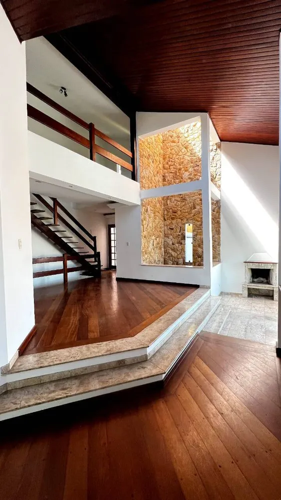 Casa, 4 quartos, 286 m² - Foto 1