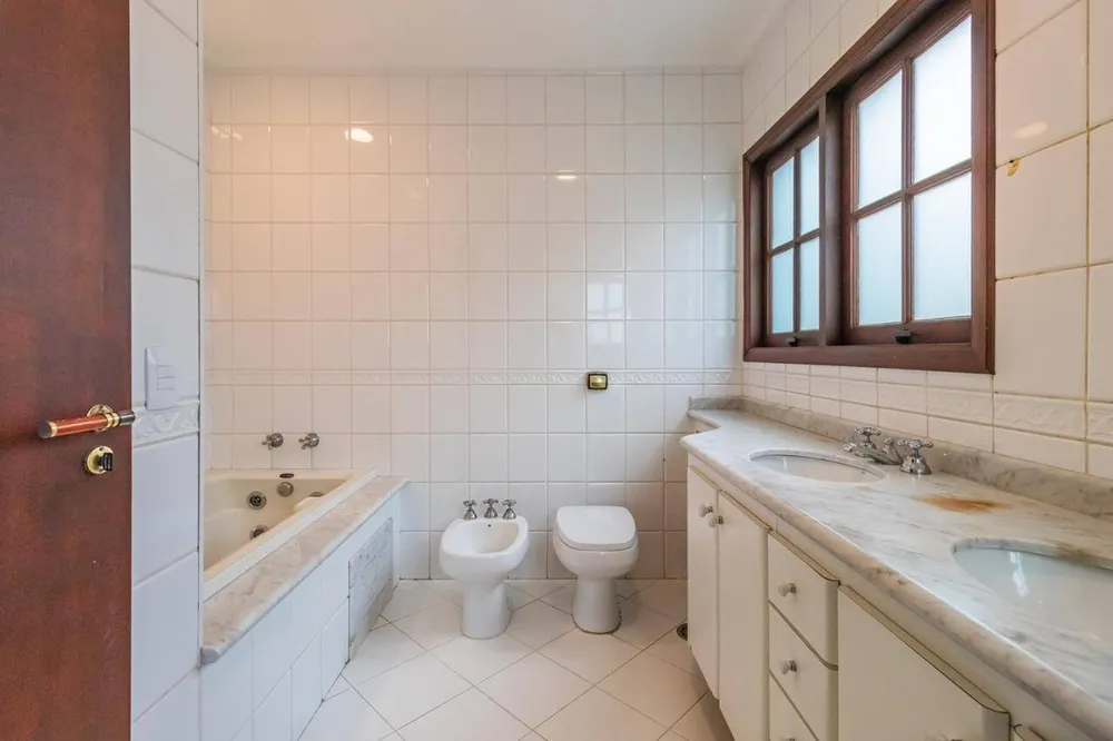 Casa, 5 quartos, 305 m² - Foto 1