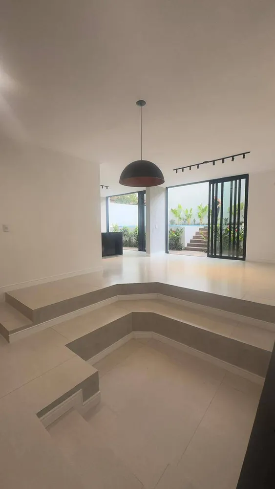 Casa, 4 quartos, 282 m² - Foto 1