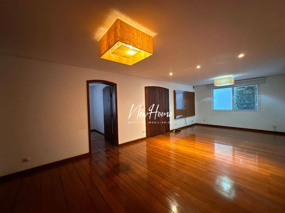 Casa, 9 quartos, 1400 m² - Foto 1
