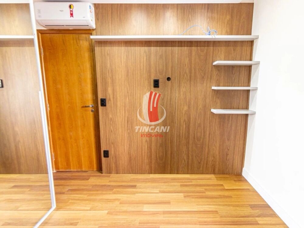 Apartamento à venda com 3 quartos, 115m² - Foto 1