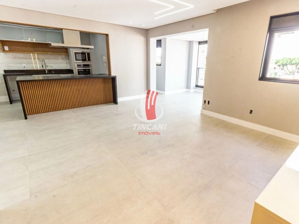 Apartamento à venda com 3 quartos, 115m² - Foto 2