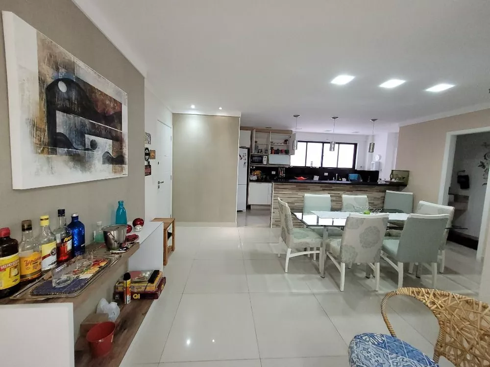 Apartamento à venda com 4 quartos, 140m² - Foto 2