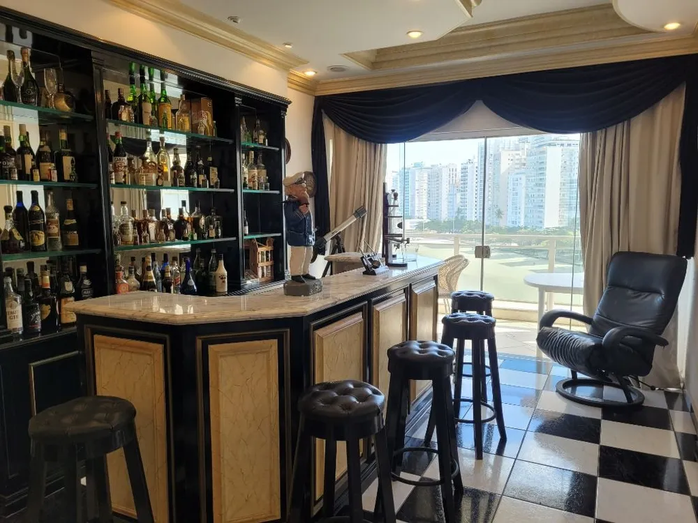 Apartamento, 3 quartos, 260 m² - Foto 1