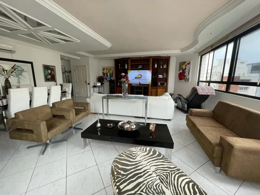 Apartamento, 3 quartos, 190 m² - Foto 1
