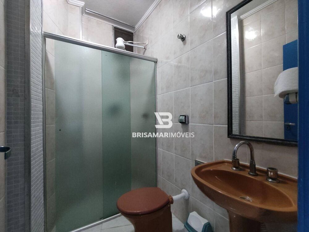 Apartamento para alugar com 3 quartos, 130m² - Foto 18