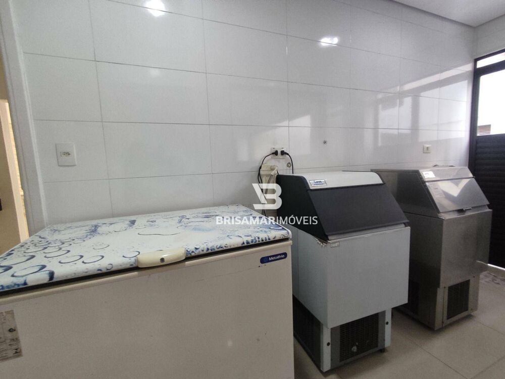 Cobertura à venda com 4 quartos, 250m² - Foto 3