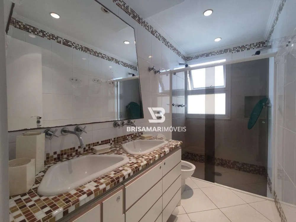 Apartamento, 3 quartos, 220 m² - Foto 2