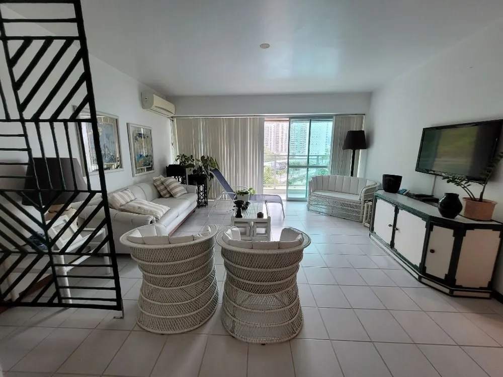 Apartamento, 3 quartos, 168 m² - Foto 2
