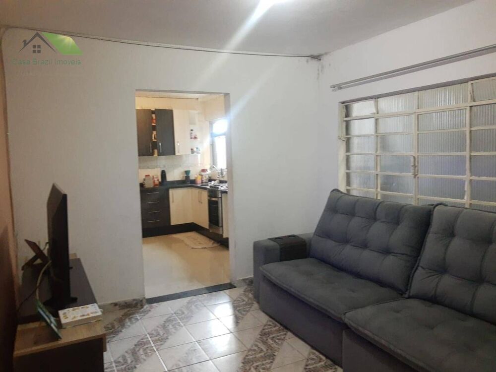 Casa à venda com 2 quartos, 100m² - Foto 1