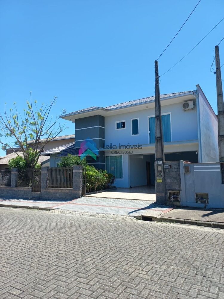 Casa à venda com 1 quarto, 347m² - Foto 1