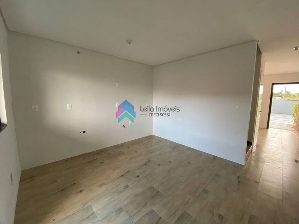 Casa à venda com 2 quartos, 79m² - Foto 3