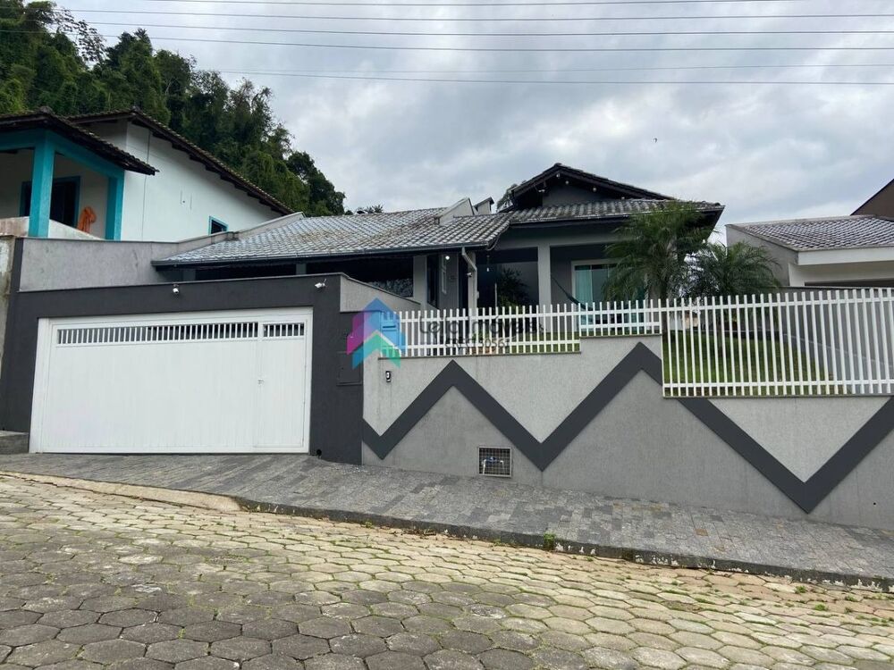 Casa à venda com 2 quartos, 192m² - Foto 1