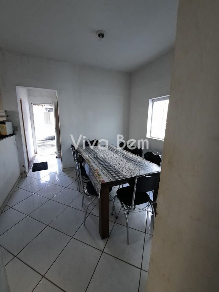 Casa à venda com 4 quartos, 300 - Foto 1
