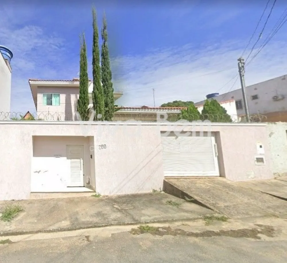 Casa, 5 quartos, 200 m² - Foto 1