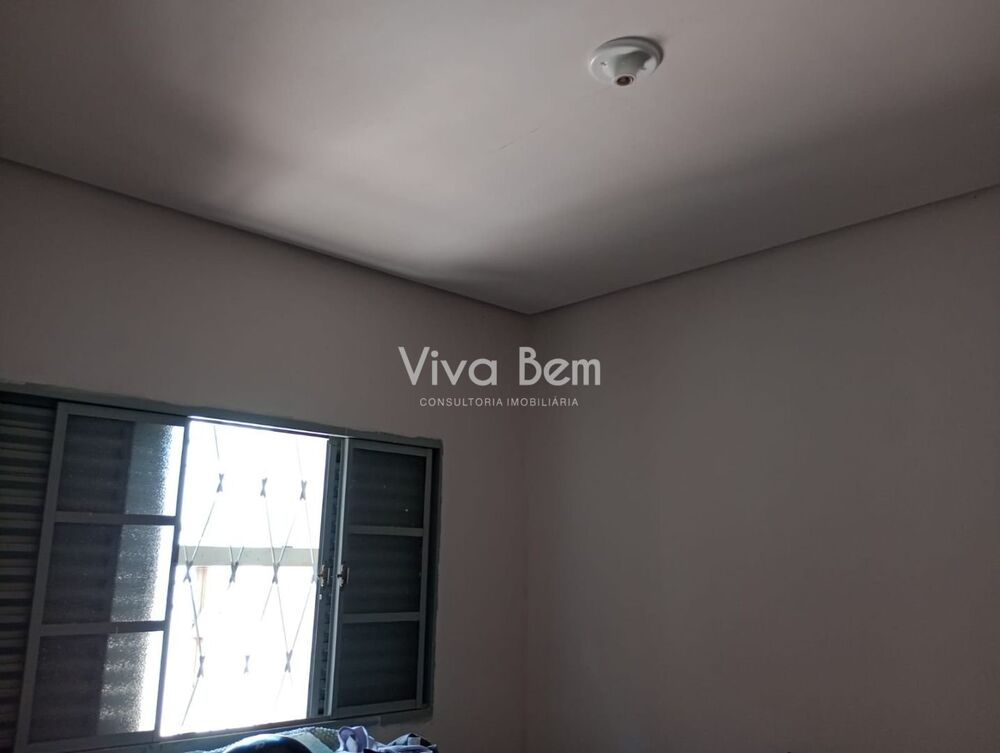 Casa à venda com 2 quartos, 100m² - Foto 2