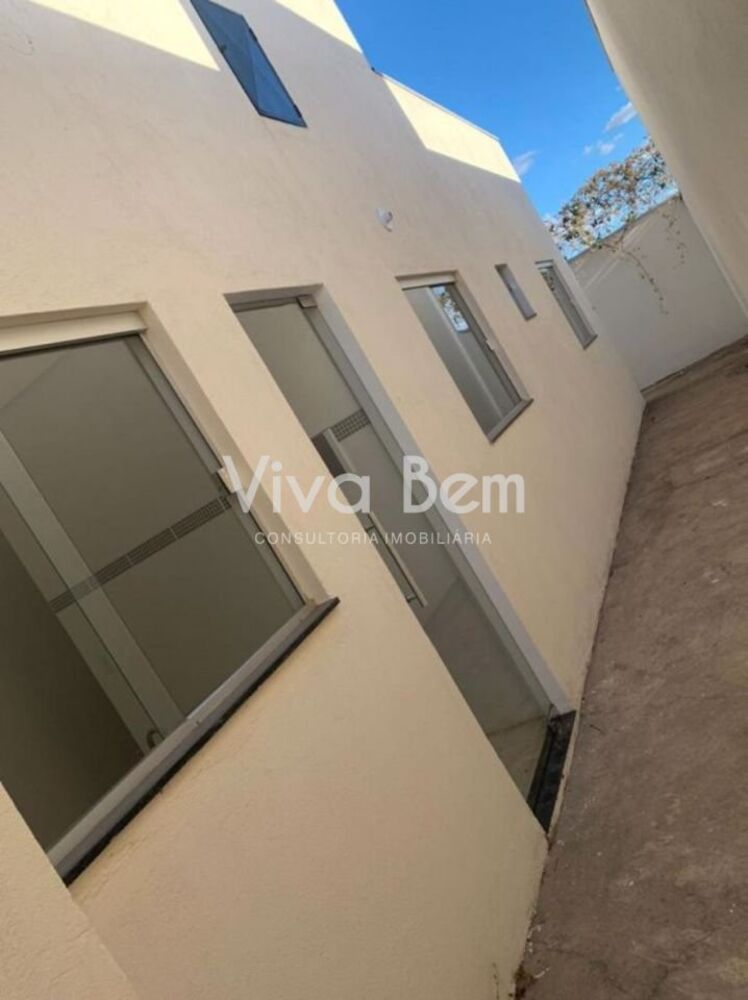Casa à venda com 2 quartos, 100m² - Foto 3
