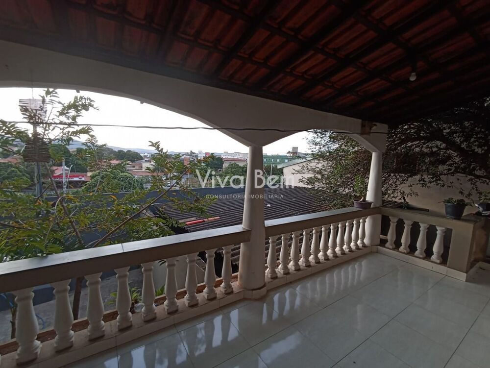 Casa, 5 quartos, 166 m² - Foto 2