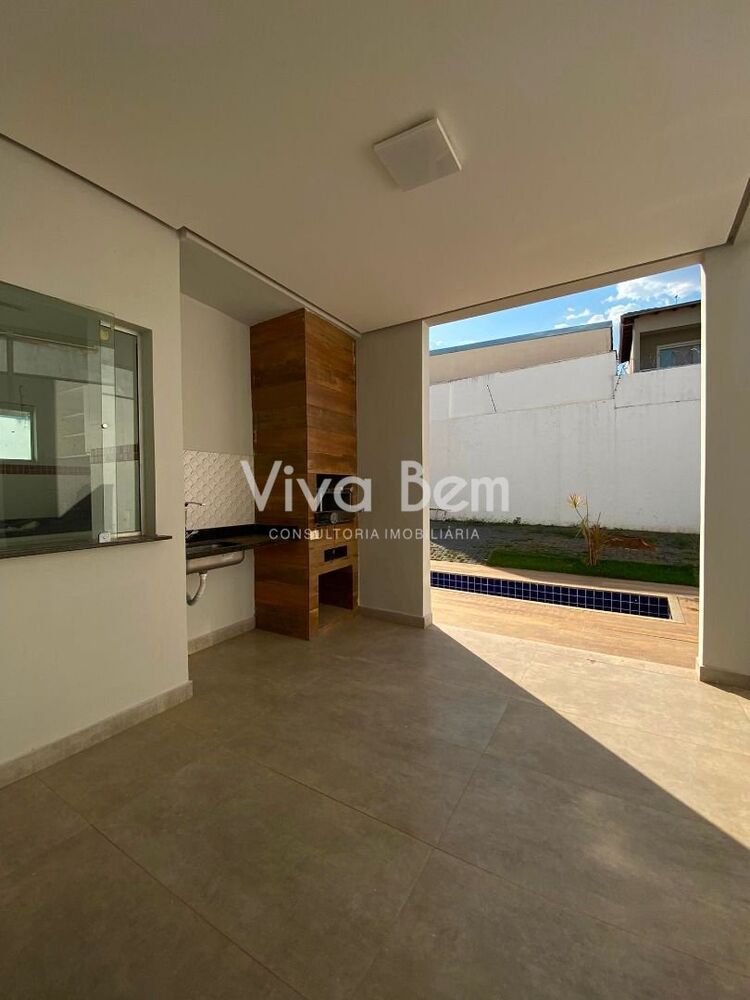 Casa à venda com 3 quartos, 250m² - Foto 3
