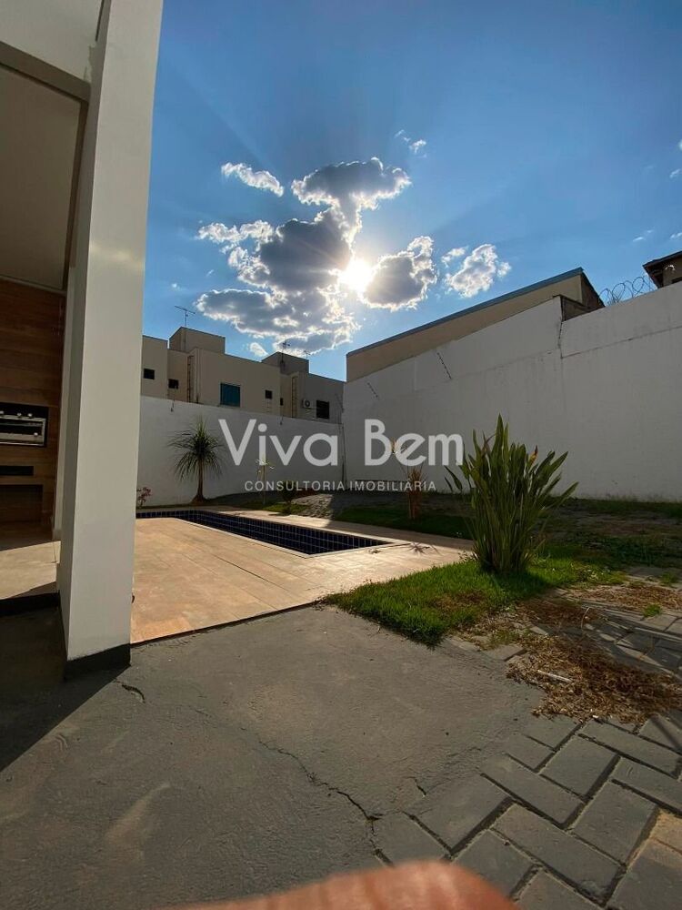 Casa à venda com 3 quartos, 250m² - Foto 4