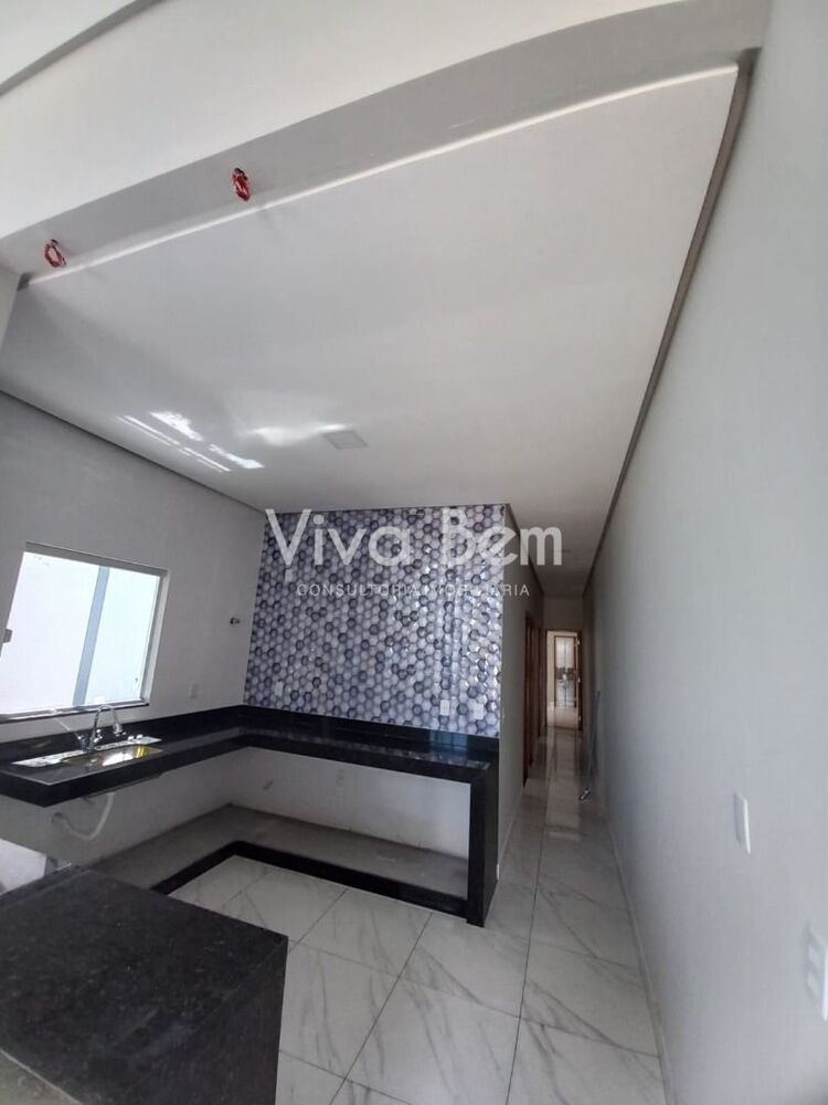 Casa à venda com 3 quartos, 90m² - Foto 2