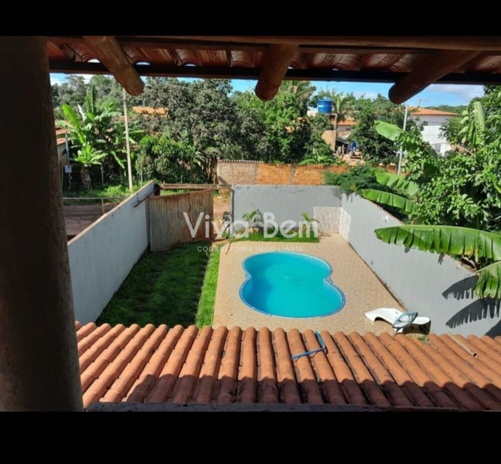 Casa à venda com 2 quartos, 230 - Foto 1