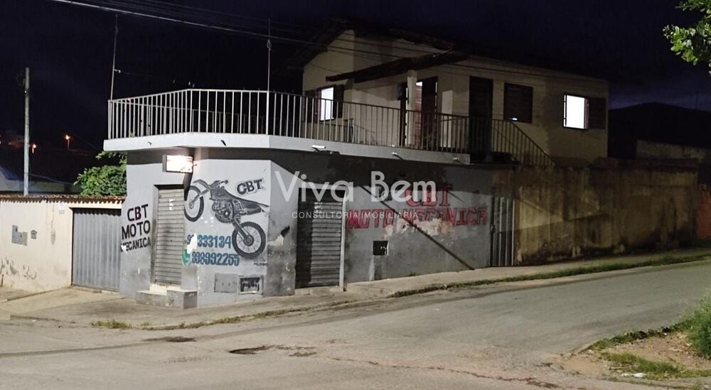 Casa à venda com 3 quartos, 300 - Foto 1