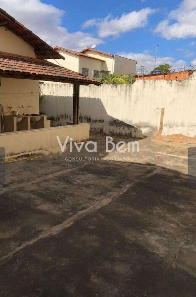 Casa à venda com 3 quartos, 178m² - Foto 2