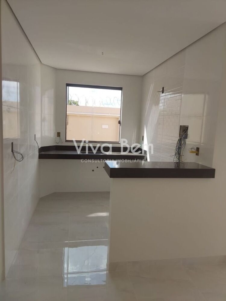 Casa à venda com 3 quartos, 55m² - Foto 1