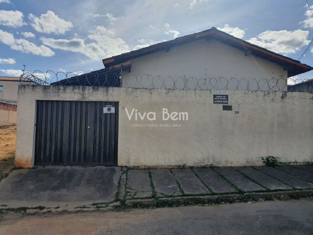 Casa à venda com 3 quartos, 178m² - Foto 1