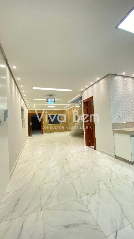 Casa à venda e aluguel com 3 quartos, 180m² - Foto 1