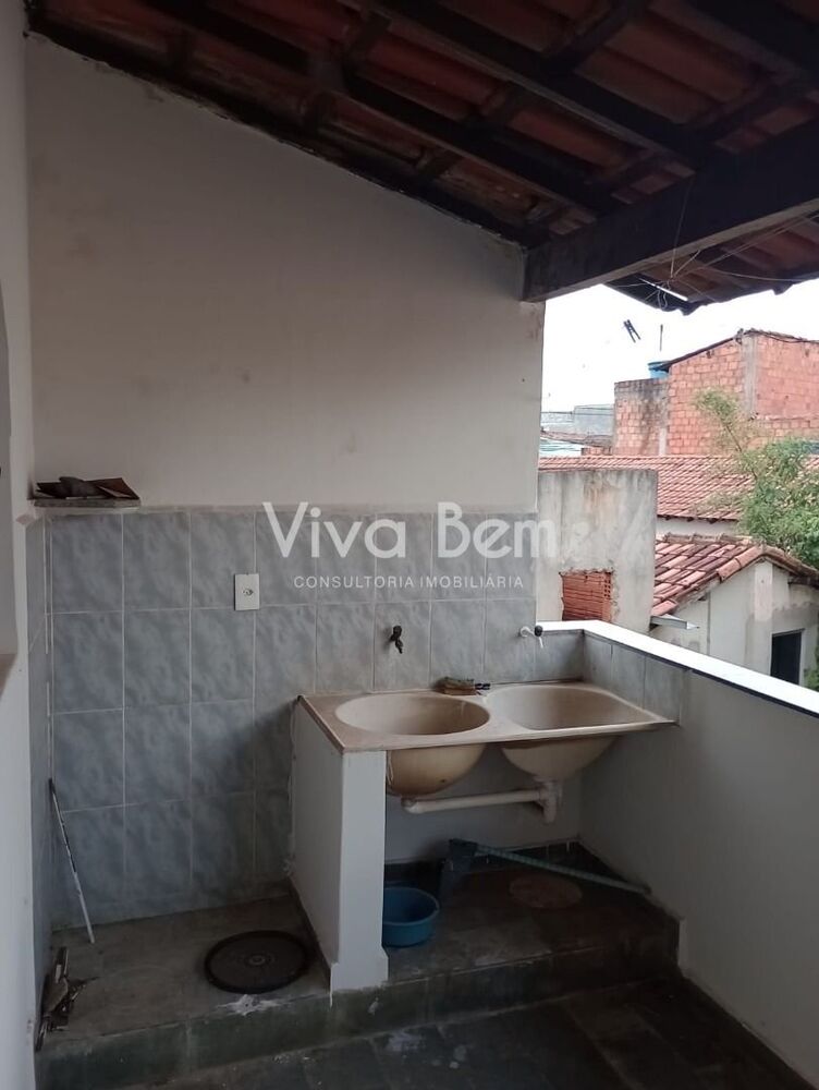 Casa, 5 quartos, 220 m² - Foto 2